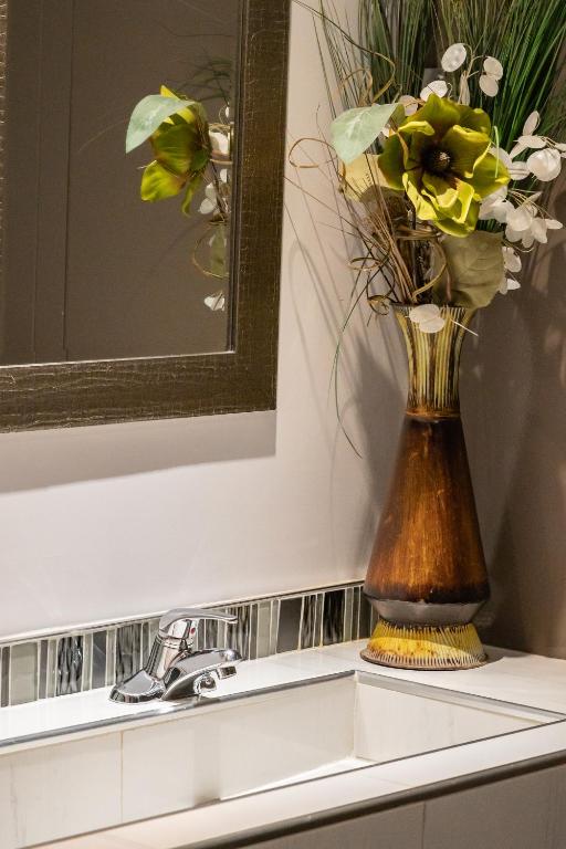 Hotel et Motel Le Chateauguay - Resim 33