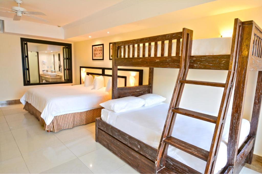 Habitación Estándar de Sandos Playacar vista general