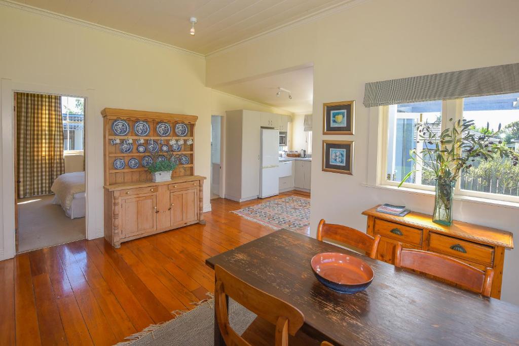 The Vicarage Martinborough - Resim 37