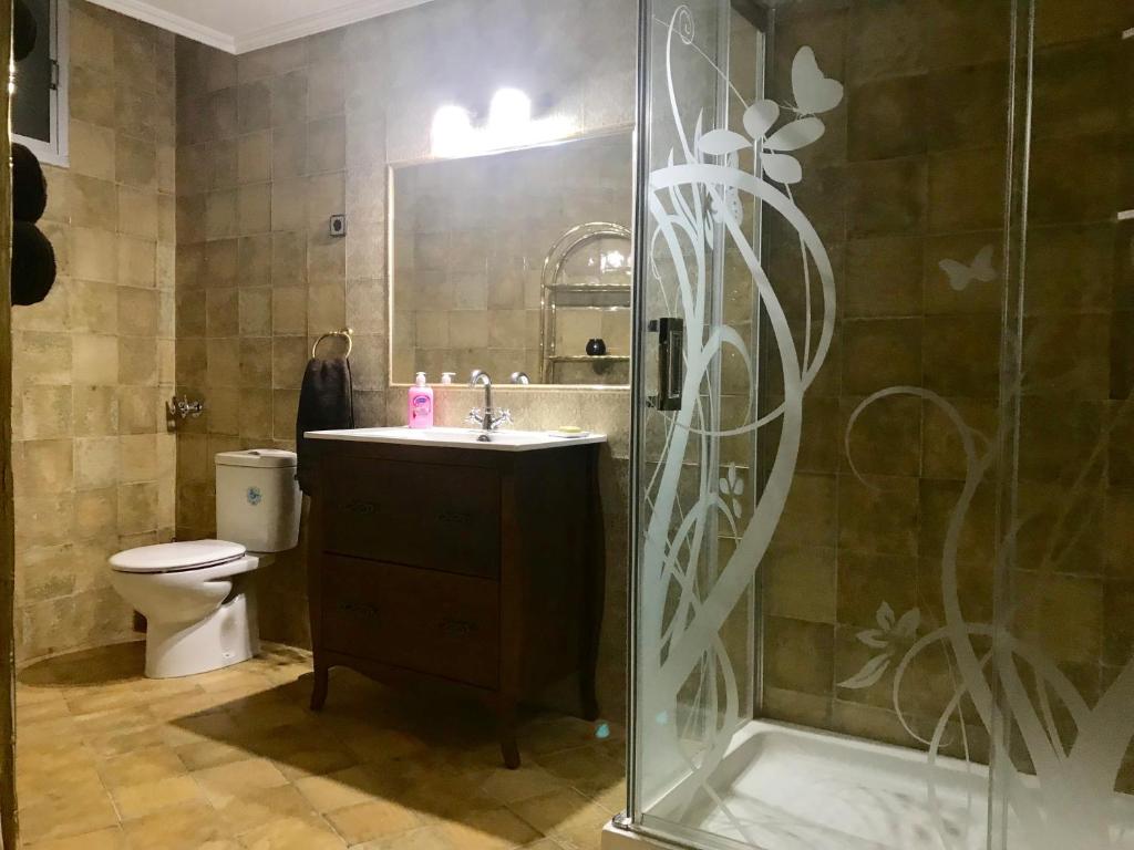 Kúpeľňa v ubytovaní Charcos de Gredos
