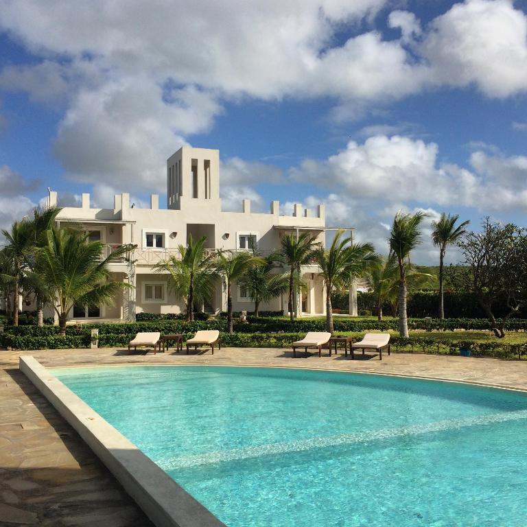 Bazén v ubytování Life Resort St. Thomas Royal Palm nebo v jeho okolí