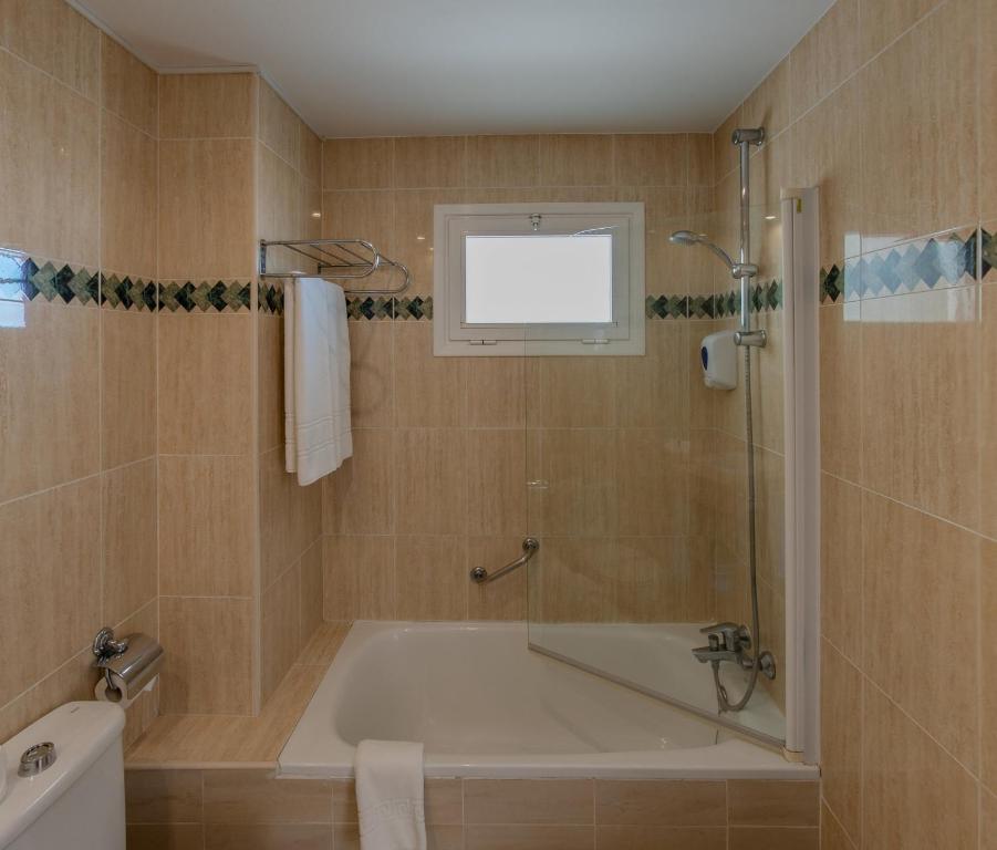 A bathroom at Puerto Azul Marbella