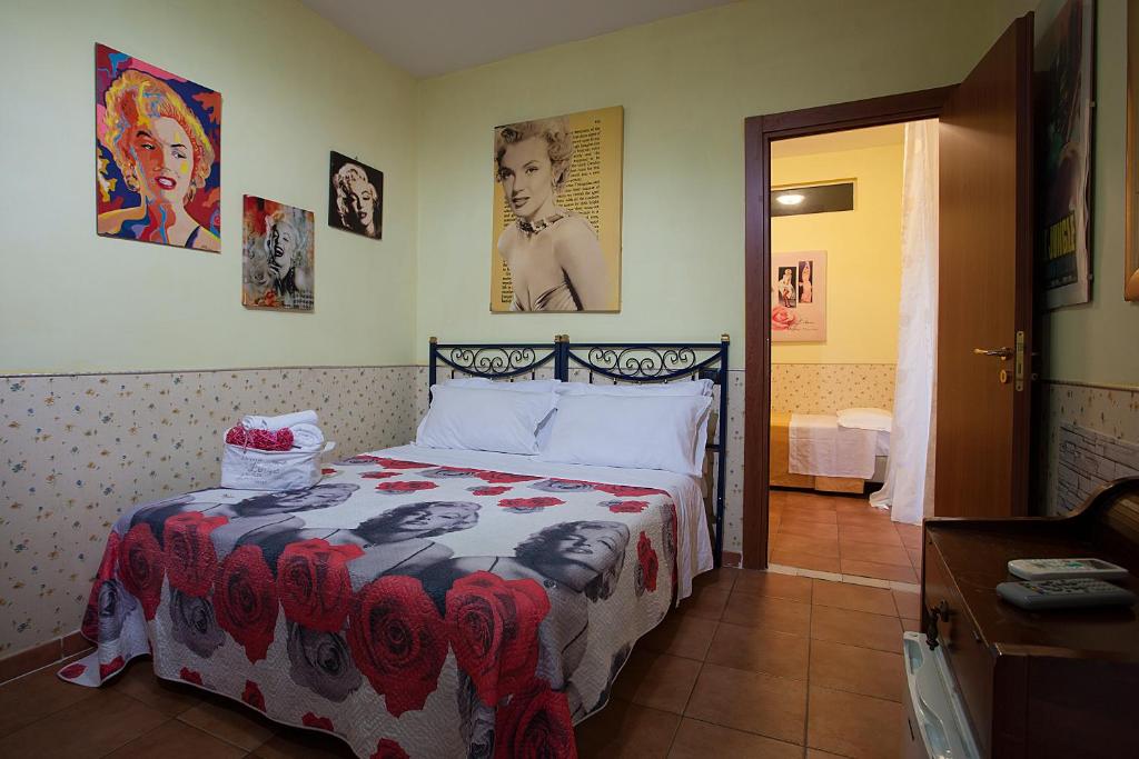 Hotel Cineholiday - Vierpersoonskamer Met Balkon