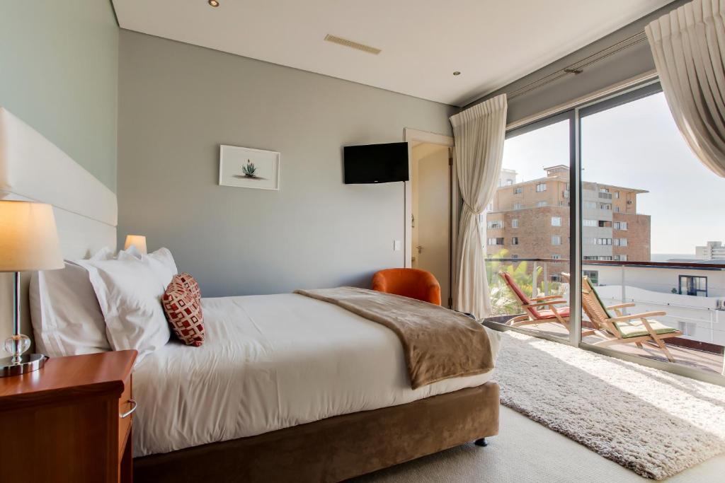 The One 8 Hotel in Green Point - Solar Power - 豪华双人房间与阳台