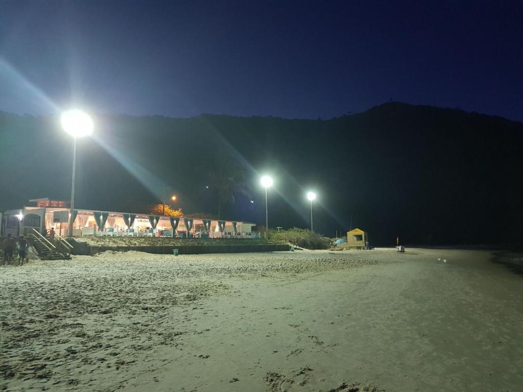 Apto 2suítes 30m da praia