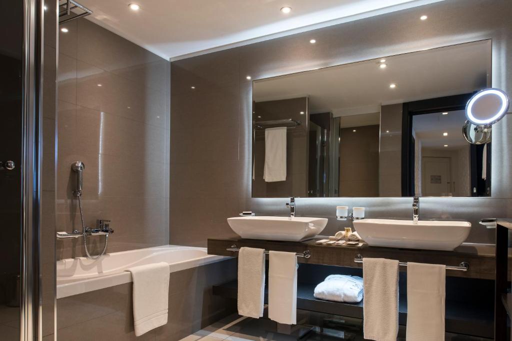 
Suite with Lake View
