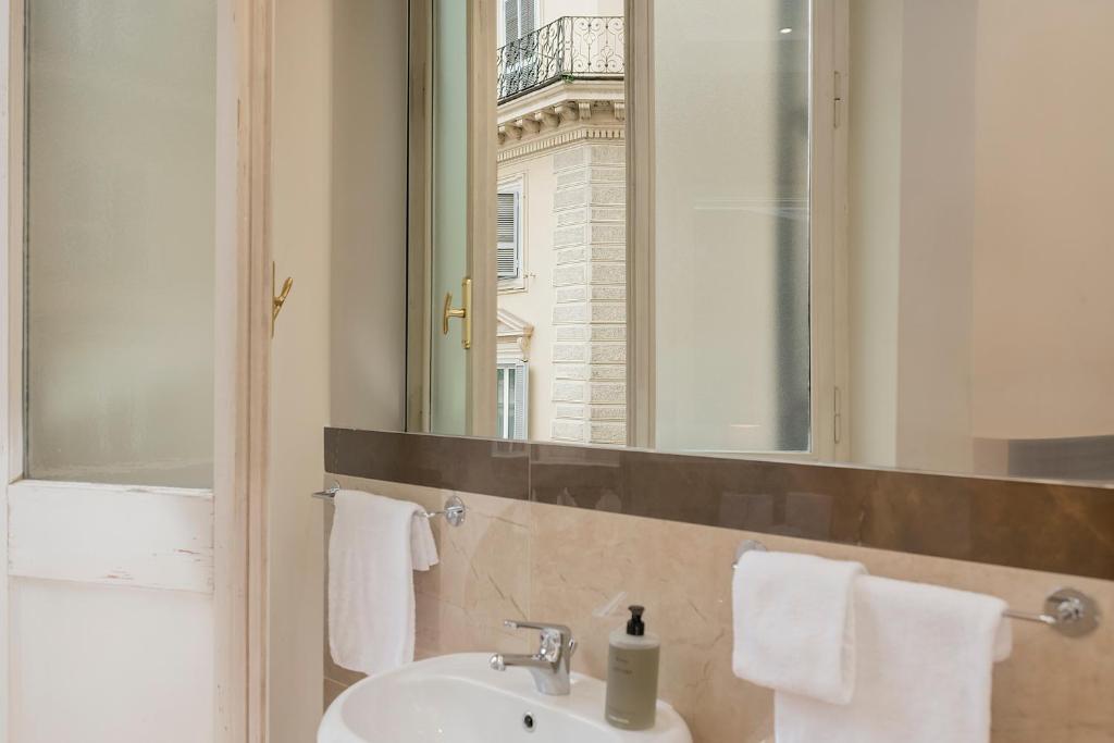 A bathroom at Boutique Hotel Atelier '800