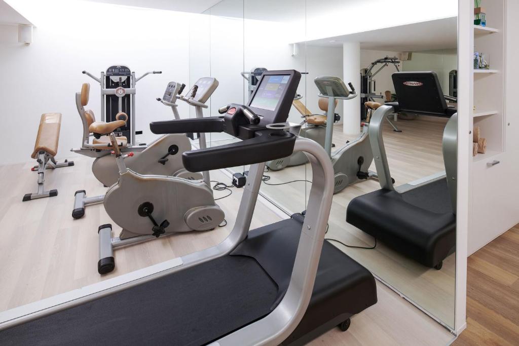Fitness centrum a/nebo fitness zařízení v ubytování Jesolopalace Hotel & Aparthotel