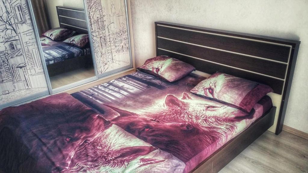スタヴロポリにあるзаепытоの熊の絵付きベッド