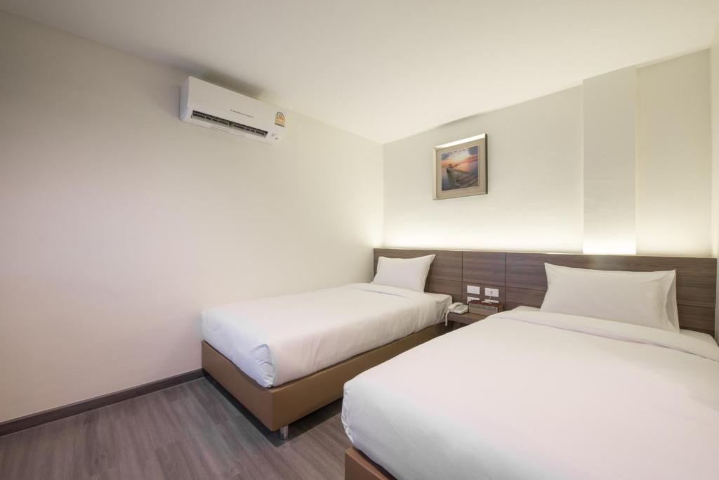Sovereign Group Hotel at Pratunam - Resim 31