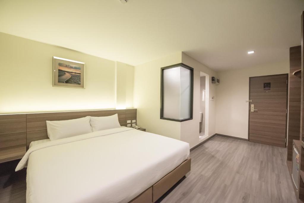 Sovereign Group Hotel at Pratunam - Resim 30