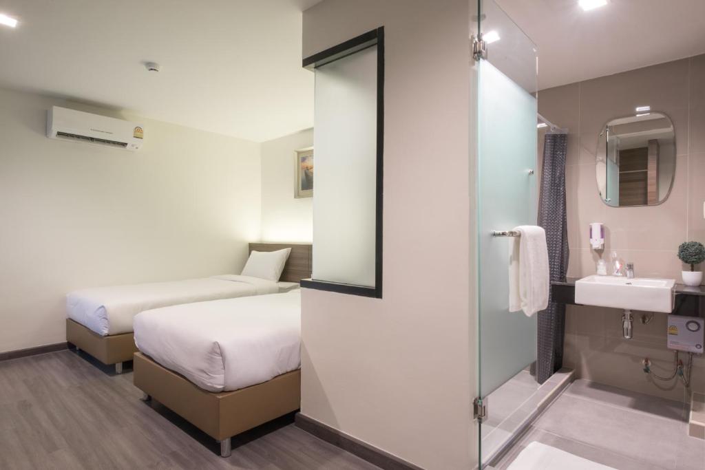 Sovereign Group Hotel at Pratunam - Resim 38