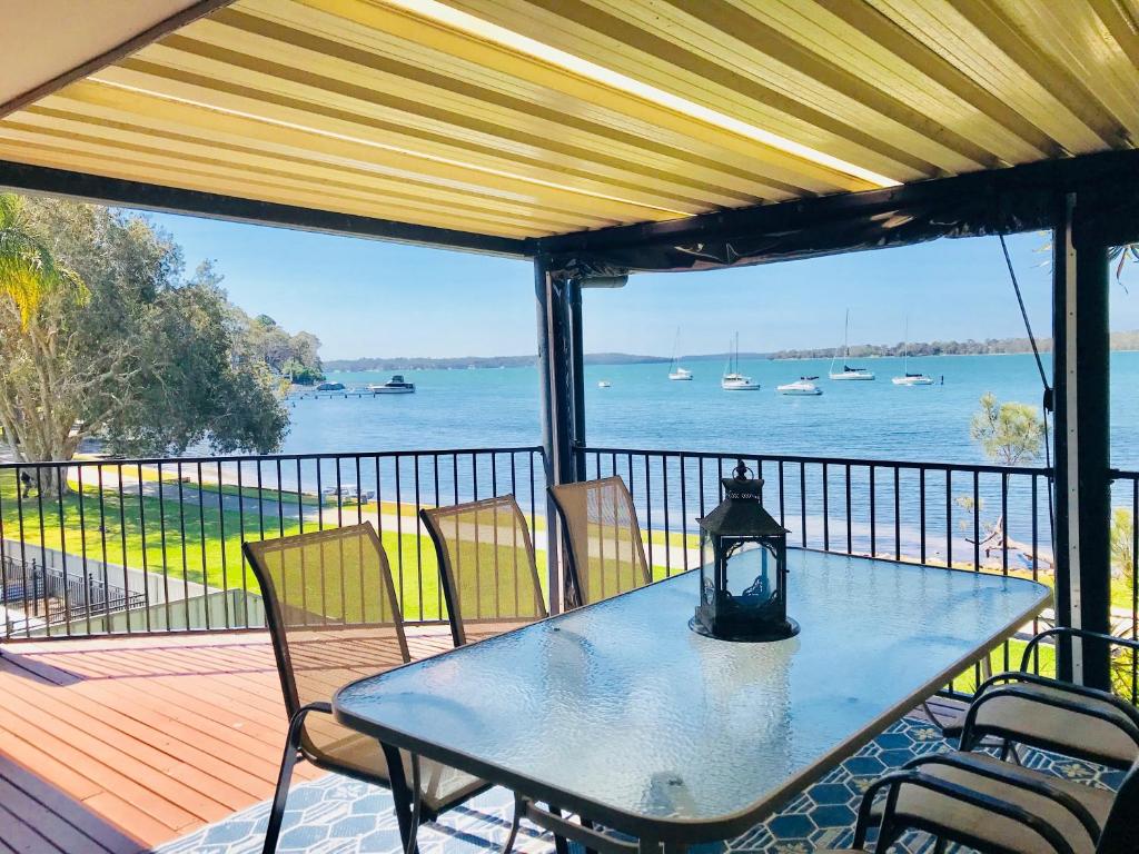 A balcony or terrace at Bellaviews Lakehouse
