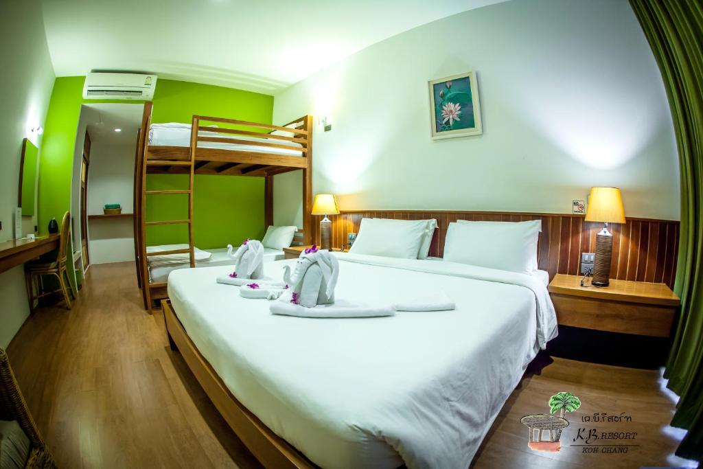 Postel nebo postele na pokoji v ubytování K.B. Resort