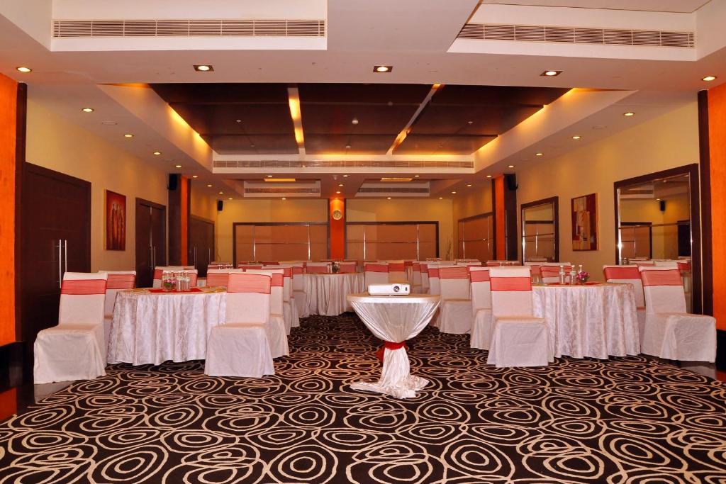 Restaurace v ubytování Gokulam Park Sabari-Siruseri SIPCOT