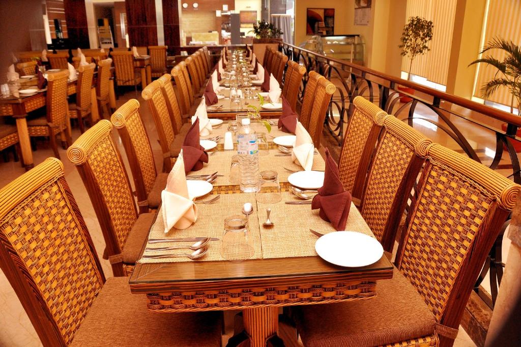 Restaurace v ubytování Gokulam Park Sabari-Siruseri SIPCOT