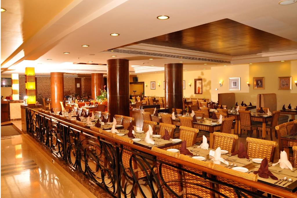 Restaurace v ubytování Gokulam Park Sabari-Siruseri SIPCOT