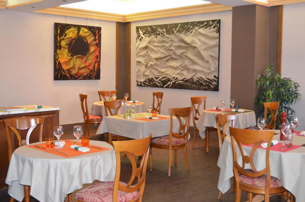 Restaurace v ubytování Hotel LE BEAU SITE