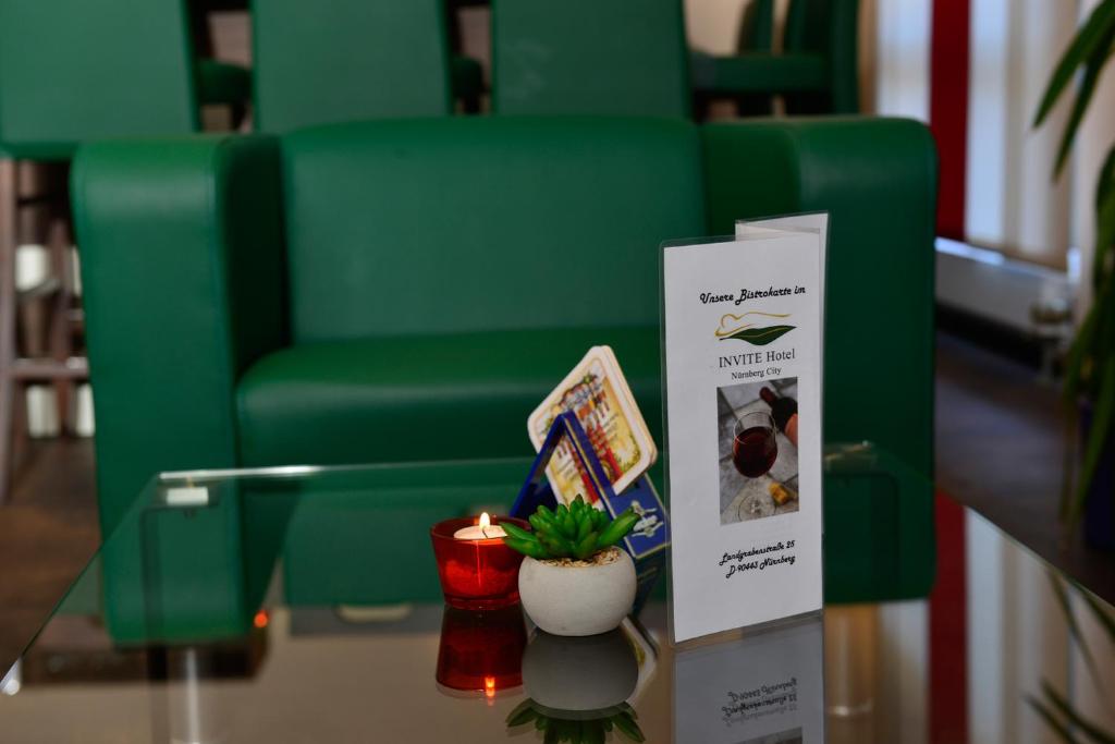 Posezení v ubytování INVITE Hotel Nürnberg City