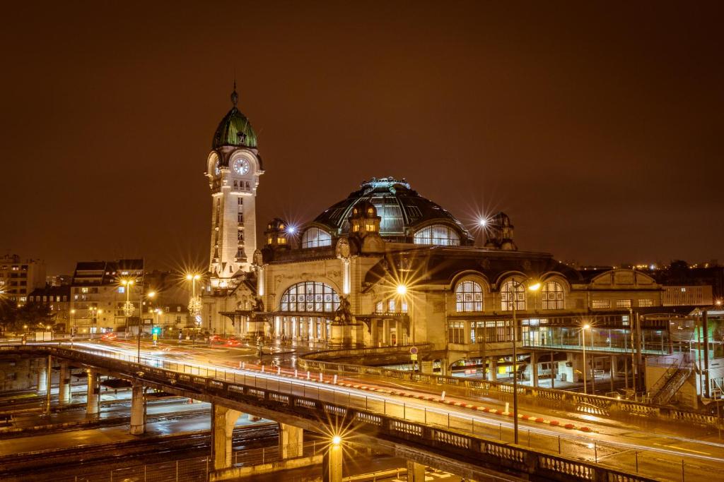 Nespecifikovaný výhled na destinaci Limoges nebo výhled na město při pohledu z hotelu