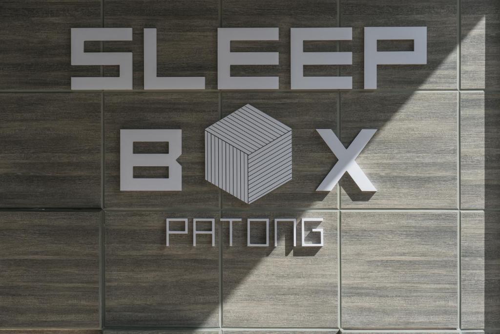 Certifikát, hodnocení, plakát nebo jiný dokument vystavený v ubytování Sleep Box Patong Hostel