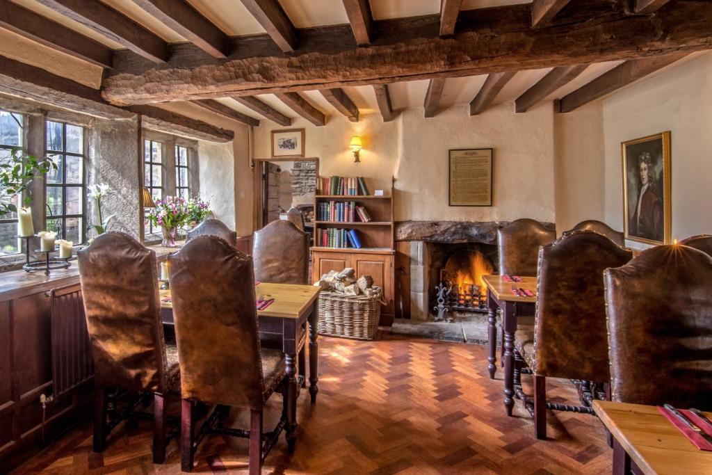 Posezení v ubytování The Old Hall Inn