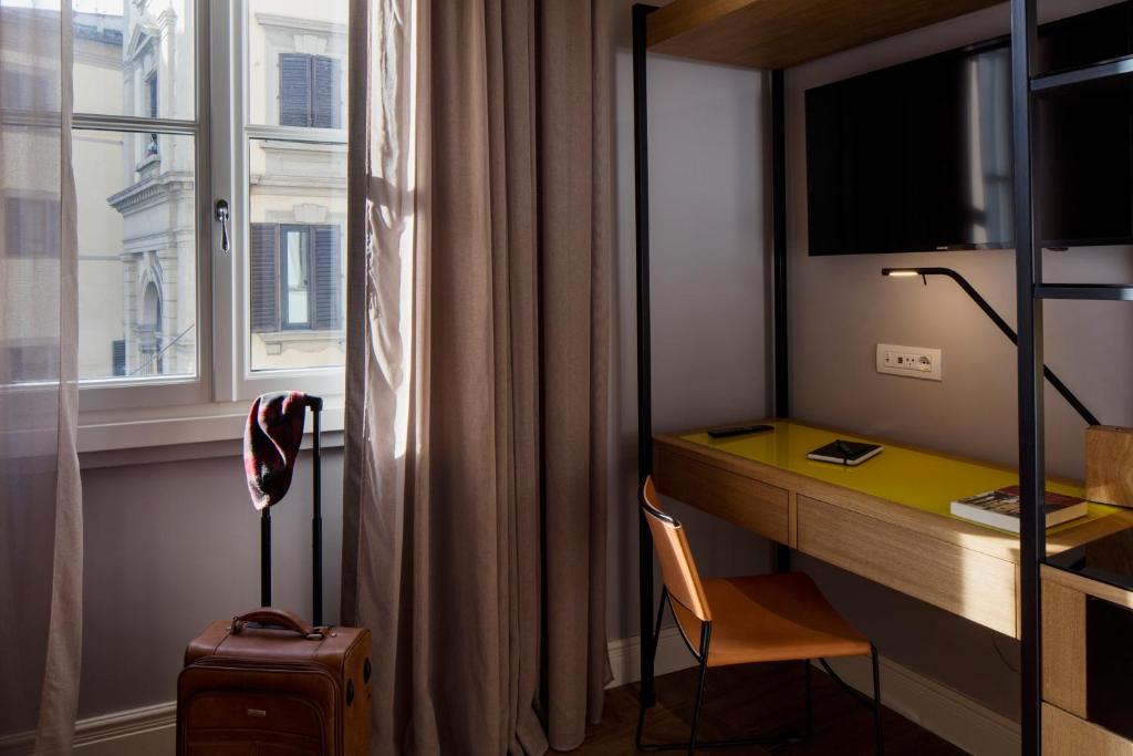 The Frame Hotel - 17