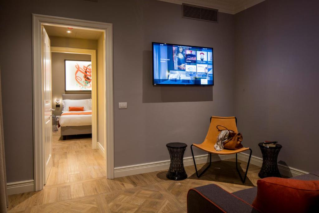 The Frame Hotel - 19