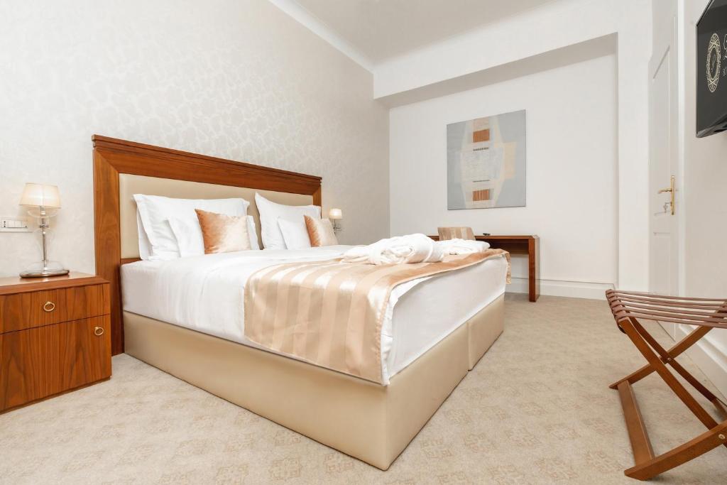 Hotel Le Premier - 3