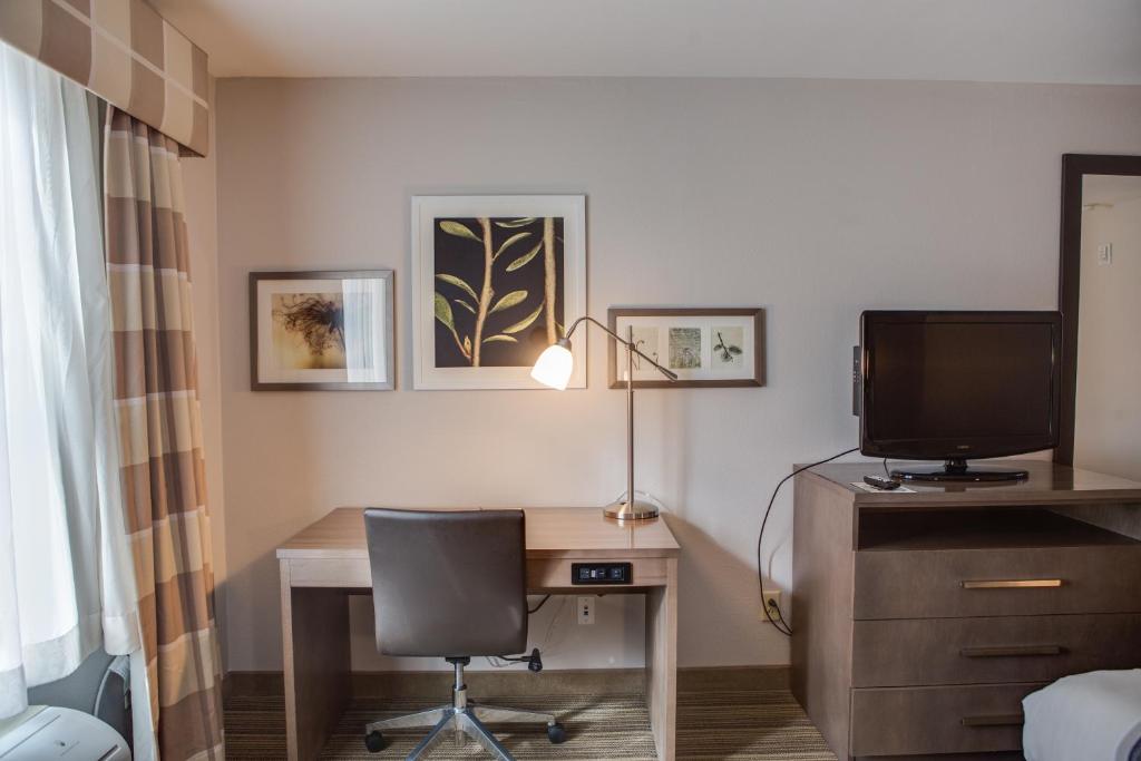 Country Inn & Suites by Radisson, Harlingen, TX - Queen Room With Two Queen Beds - Non-Smoking