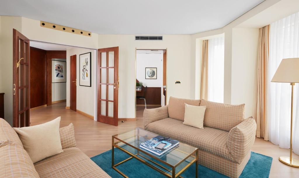 Posezení v ubytování Living Hotel Großer Kurfürst