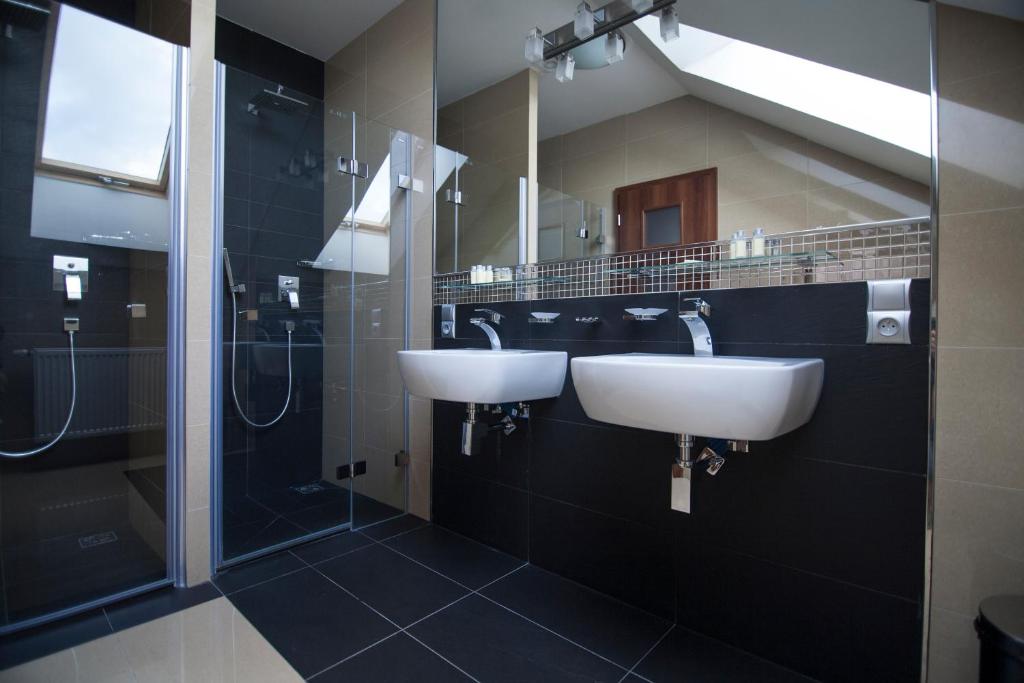 Baðherbergi á Hotel Krušnohorský Dvůr