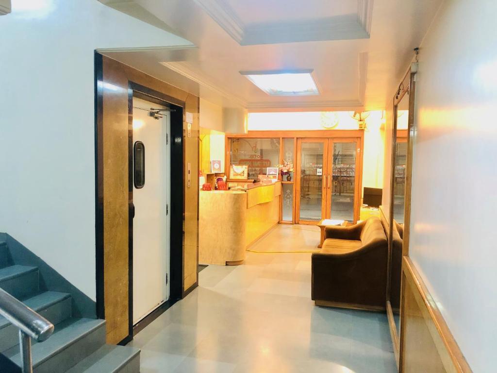 Kuchyň nebo kuchyňský kout v ubytování Hotel New Uttam Hira Palace
