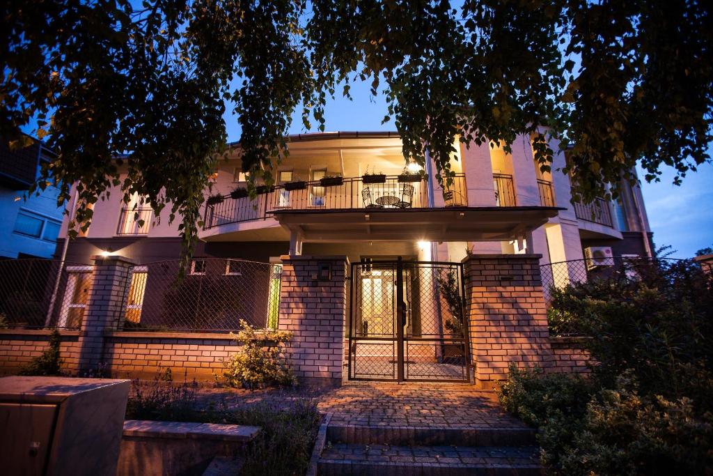 Budova, v ktorej sa apartmán nachádza
