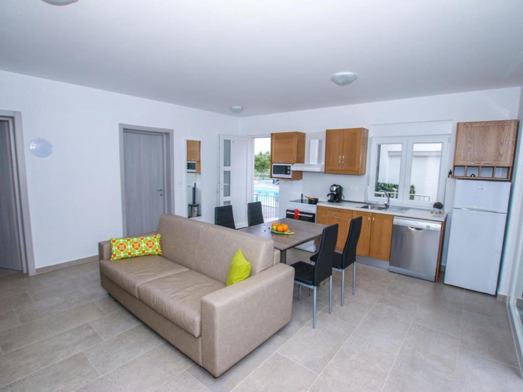 Fotografia z galérie ubytovania Apartment in Funtana with Three-Bedrooms 1 v destinácii Funtana