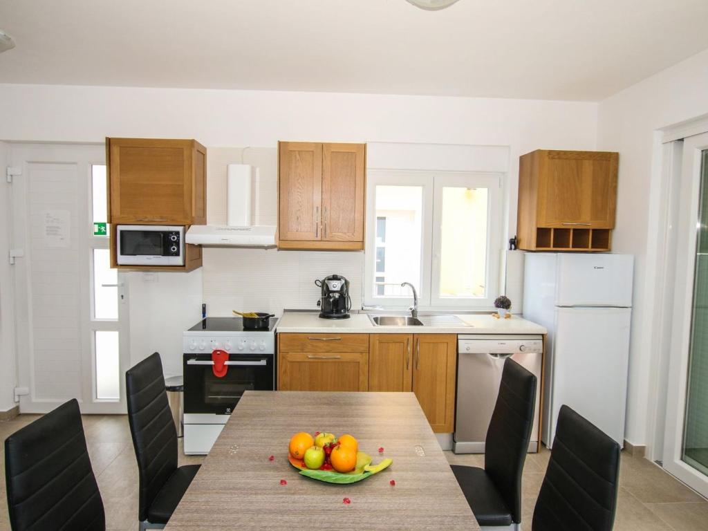 Fotografia z galérie ubytovania Apartment in Funtana with Three-Bedrooms 1 v destinácii Funtana