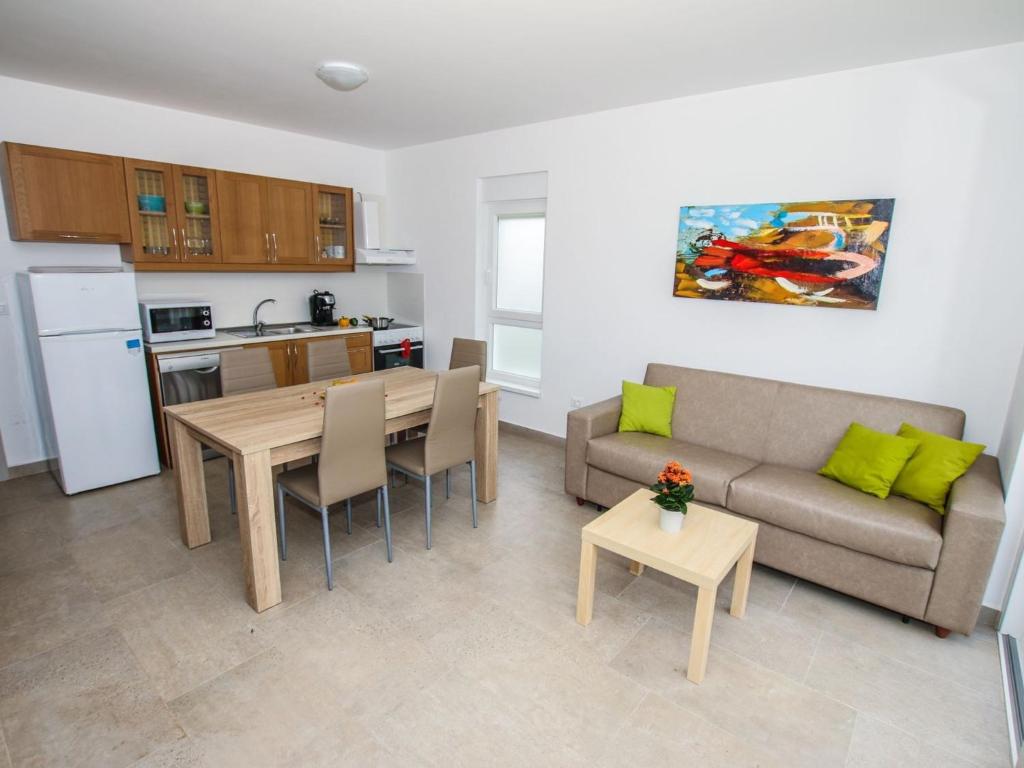 Fotografia z galérie ubytovania Apartment in Funtana with Three-Bedrooms 1 v destinácii Funtana