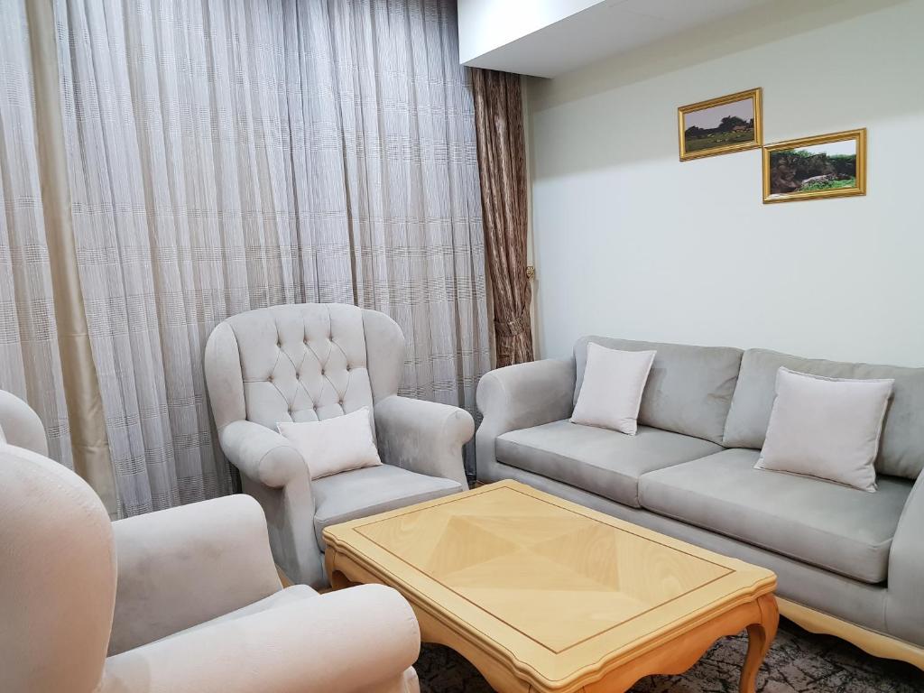 Posezení v ubytování Muscat Plaza Hotel