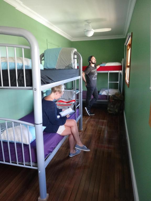 Palanda nebo palandy na pokoji v ubytování Port Macquarie Backpackers