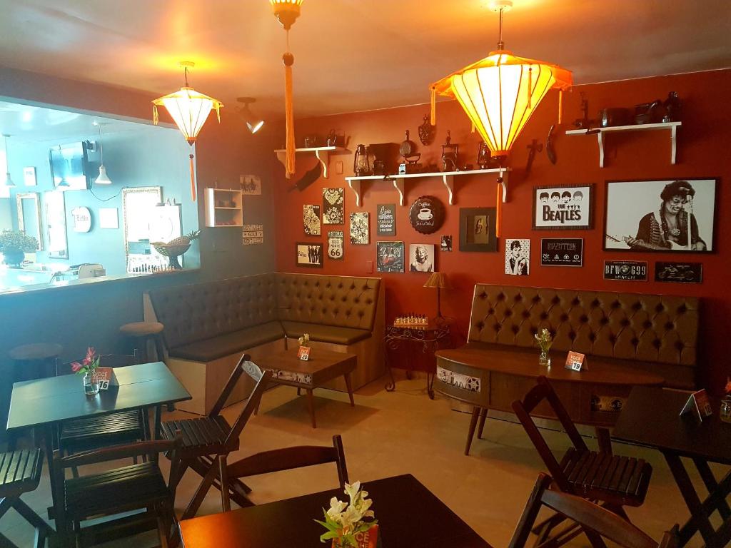  Leeds café store