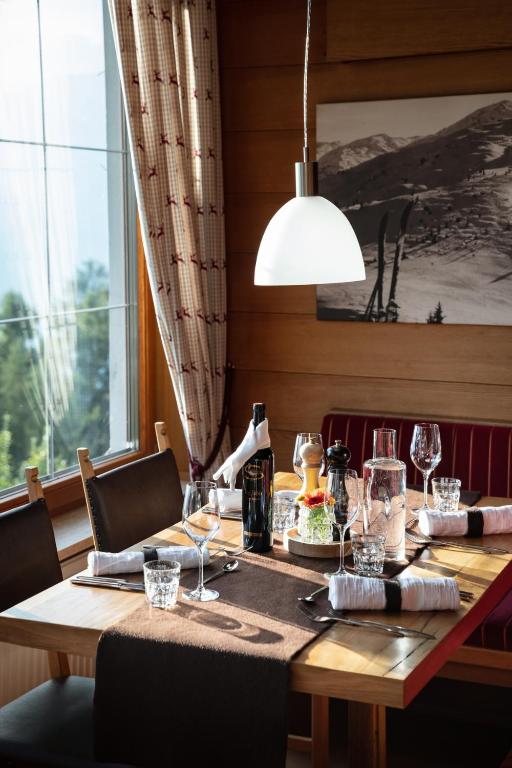 Nápoje v ubytování Frieden DAS Alpine Panorama Hotel