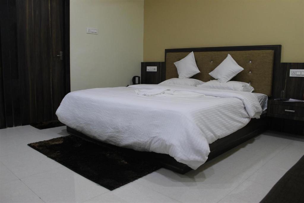 Hotel Shri Sharanam - Sala De Luxo (2 Adultos + 1 Criança)