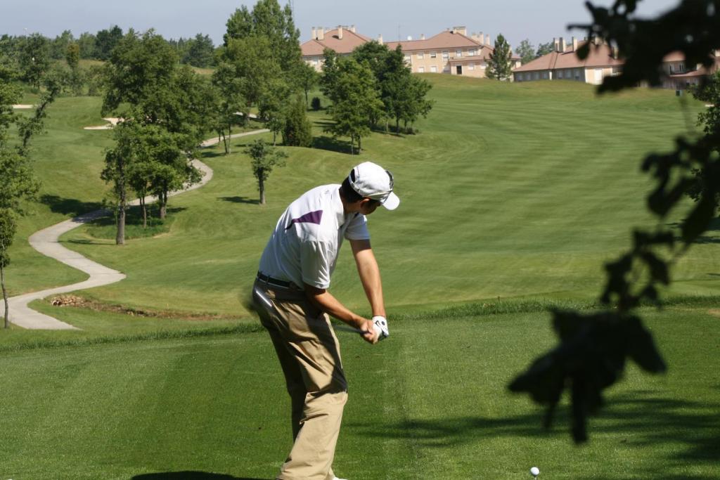 Golf v apartmánu nebo okolí