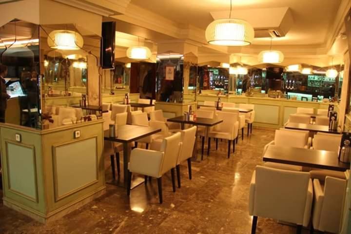 Restaurace v ubytování Hostal Macami