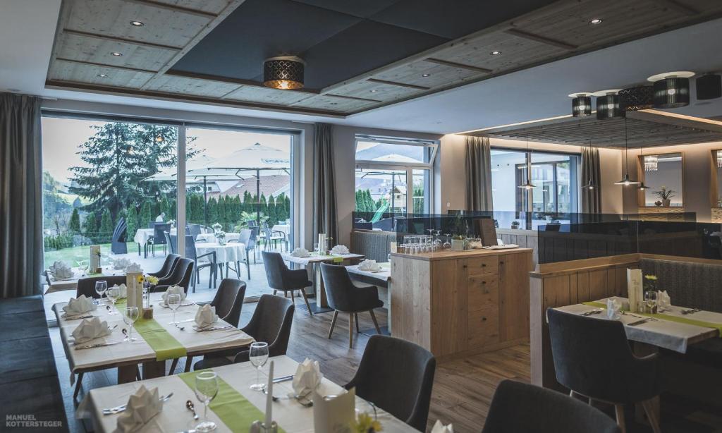 Restaurace v ubytování Molaris Lodge