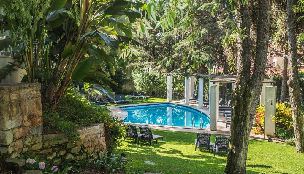 A piscina localizada em Casa Vela Boutique House ou nos arredores
