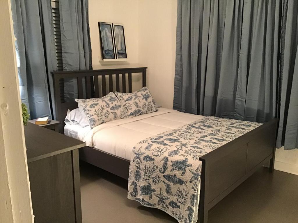 Modern 3/1 house close to Beaches and Midtown photo