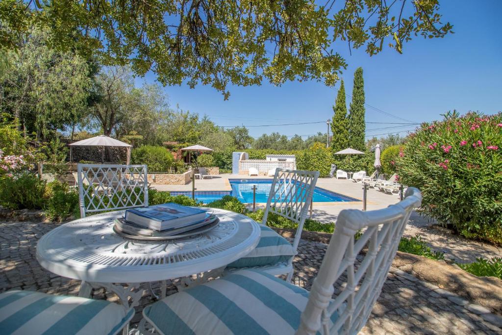 Bazén v ubytování Farm of Dreams Algarve nebo v jeho okolí