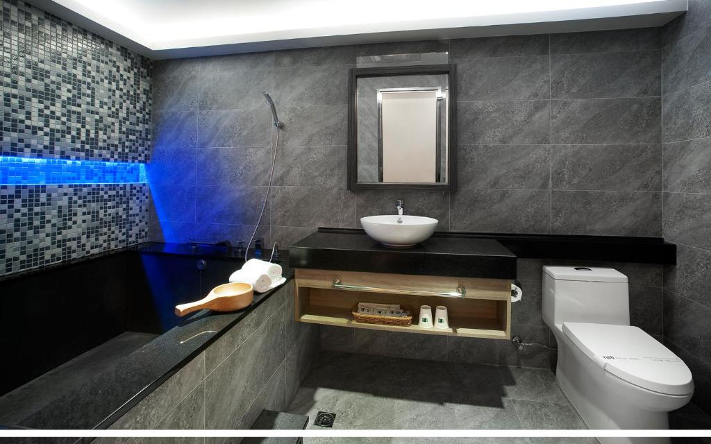 Koupelna v ubytování Two Fukun Hotel