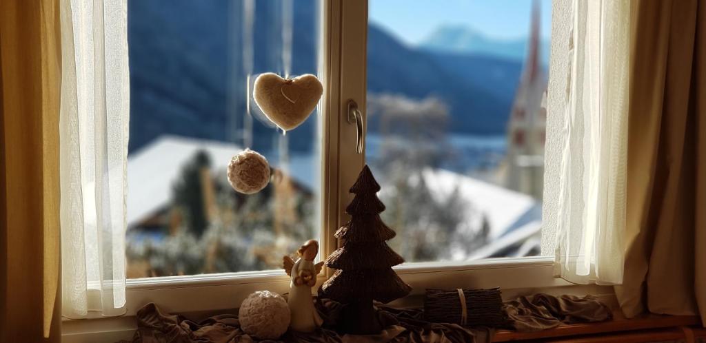 Nespecifikovaný výhled na hory nebo výhled na hory při pohledu z hotelu
